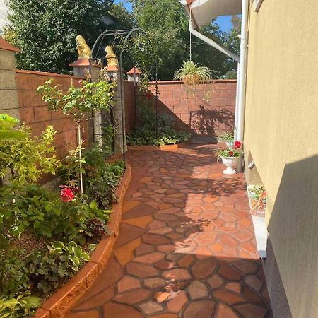 Готель Алекс Lutsʼk Exterior foto